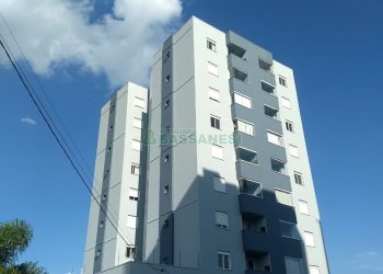 Apartamento com 70m², 2 dormitórios, 2 vagas, no bairro De Lazzer em Caxias do Sul para Comprar