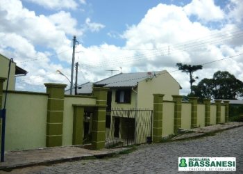 Sobrado com 93m², 3 dormitórios, 1 vaga, no bairro Bela Vista em Caxias do Sul para Comprar