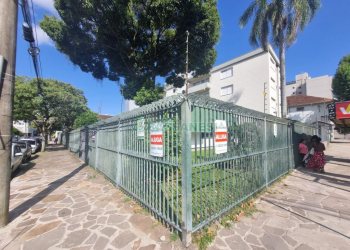 Casa com 300m², 4 dormitórios, 4 vagas, no bairro Centro em Caxias do Sul para Alugar ou Comprar