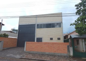 Pavilhão com 300m², no bairro Marechal Floriano em Caxias do Sul para Alugar
