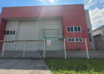 Pavilhão com 580m², 2 vagas, no bairro Cidade Nova em Caxias do Sul para Alugar