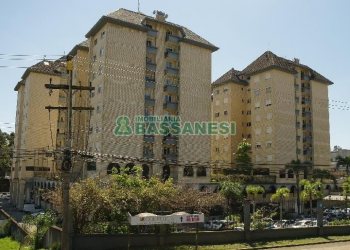 Apartamento com 62m², 2 dormitórios, no bairro Universitário em Caxias do Sul para Alugar