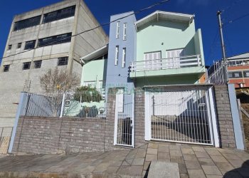 Casa com 265m², 4 dormitórios, 2 vagas, no bairro Sanvitto em Caxias do Sul para Comprar