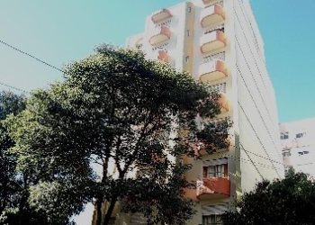 Apto Mobiliado com 78m², 2 dormitórios, 1 vaga, no bairro Centro em Caxias do Sul para Alugar