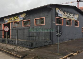 Pavilhão com 350m², no bairro Pio X em Caxias do Sul para Alugar