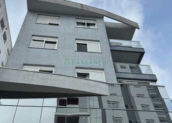 Apartamento com 64m², 2 dormitórios, 2 vagas, no bairro Panazzolo em Caxias do Sul para Comprar