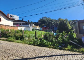 Terreno, 2 dormitórios, 2 vagas, no bairro São José em Caxias do Sul para Comprar