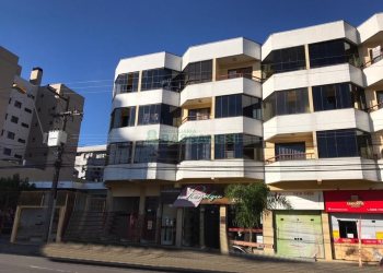 Kitinete Mobiliado com 35m², 1 dormitório, no bairro Centro em Caxias do Sul para Alugar