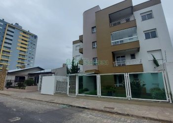Apto Mobiliado com 37m², 1 dormitório, 1 vaga, no bairro Petrópolis em Caxias do Sul para Comprar