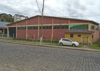 Pavilhão com 700m², no bairro São José em Caxias do Sul para Alugar