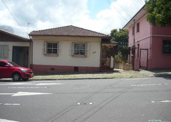 Casa com 100m², 3 dormitórios, no bairro São Pelegrino em Caxias do Sul para Comprar