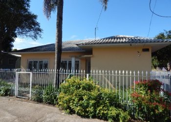 Casa Comercial com 150m², 5 dormitórios, 3 vagas, no bairro Bela Vista em Caxias do Sul para Alugar ou Comprar