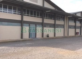 Pavilhão com 3000m², no bairro Cidade Nova em Caxias do Sul para Alugar