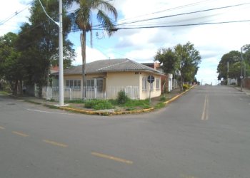 Casa com 220m², 3 dormitórios, 1 vaga, no bairro Bela Vista em Caxias do Sul para Alugar