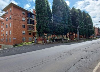 Apartamento com 70m², 3 dormitórios, 2 vagas, no bairro Universitário em Caxias do Sul para Alugar