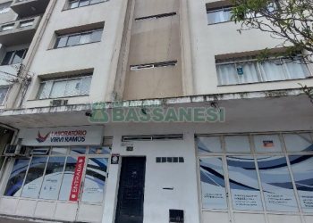 Apartamento com 70m², 2 dormitórios, no bairro Centro em Caxias do Sul para Alugar