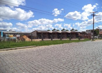 Terreno com 384m², no bairro São José em Caxias do Sul para Alugar ou Comprar