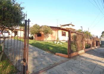 Casa com 190m², 3 dormitórios, 2 vagas, no bairro São Caetano em Caxias do Sul para Comprar