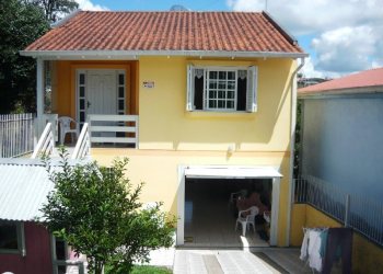 Casa com 117m², 2 dormitórios, 2 vagas, no bairro Jardim Iracema em Caxias do Sul para Comprar