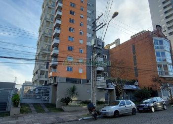 Apto Mobiliado com 52m², 1 dormitório, 2 vagas, no bairro Centro em Caxias do Sul para Comprar