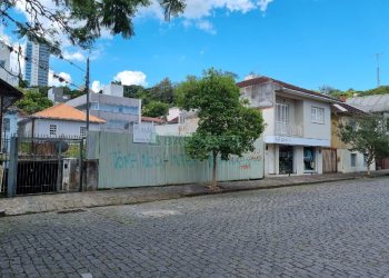 Terreno com 257m², no bairro Centro em Caxias do Sul para Alugar ou Comprar