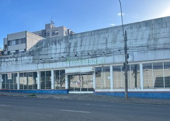 Pavilhão com 1970m², no bairro Centro em Caxias do Sul para Alugar