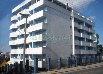 Kitinete Mobiliado com 32m², 1 dormitório, no bairro Presidente Vargas em Caxias do Sul para Alugar ou Comprar