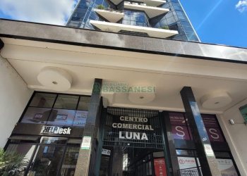Sala com 42m², no bairro Lourdes em Caxias do Sul para Comprar