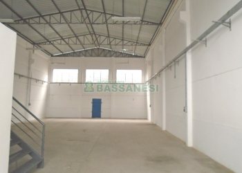 Pavilhão com 280m², no bairro Sanvitto em Caxias do Sul para Alugar