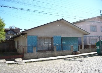 Casa com 150m², 3 dormitórios, no bairro Pio X em Caxias do Sul para Comprar