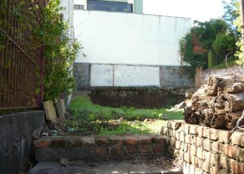 Terreno com 312m², no bairro Madureira em Caxias do Sul para Comprar