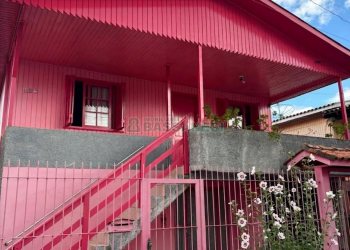 Casa com 194m², 6 dormitórios, 1 vaga, no bairro São Caetano em Caxias do Sul para Comprar