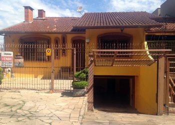 Casa com 260m², 3 dormitórios, 2 vagas, no bairro Colina Sorriso em Caxias do Sul para Comprar