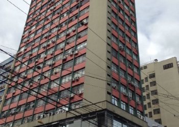 Sala com 53m², no bairro Centro em Caxias do Sul para Alugar ou Comprar