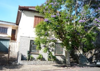 Casa com 130m², 3 dormitórios, 2 vagas, no bairro Rio Branco em Caxias do Sul para Comprar