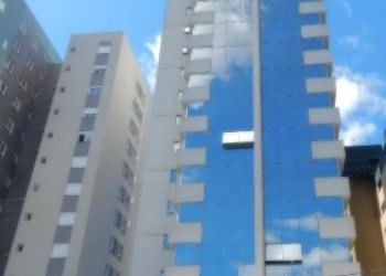 Sala com 37m², 2 vagas, no bairro Centro em Caxias do Sul para Comprar