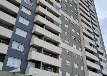 Apartamento com 67m², 2 dormitórios, 2 vagas, no bairro Centro em Caxias do Sul para Comprar