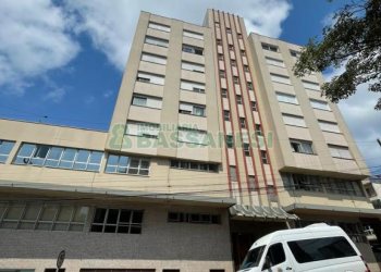 Apartamento com 120m², 4 dormitórios, 1 vaga, no bairro Centro em Caxias do Sul para Alugar