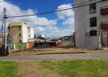 Terreno, 3 dormitórios, no bairro São Pelegrino em Caxias do Sul para Comprar