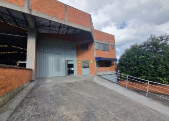 Pavilhão com 280m², no bairro Esplanada em Caxias do Sul para Alugar