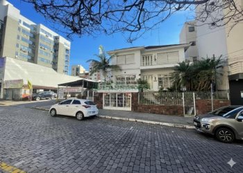 Casa com 300m², no bairro Centro em Caxias do Sul para Comprar