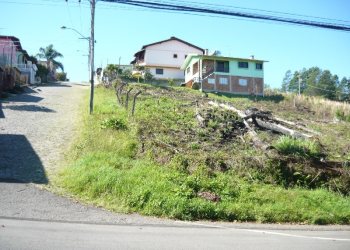 Terreno com 1316m², no bairro São Caetano em Caxias do Sul para Comprar
