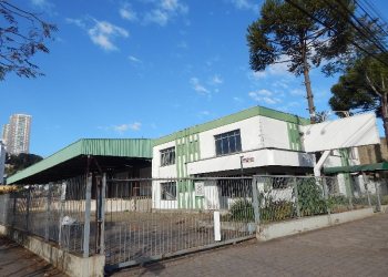 Pavilhão com 1397m², no bairro São José em Caxias do Sul para Alugar
