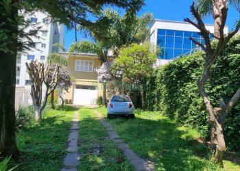 Casa com 180m², 3 dormitórios, 2 vagas, no bairro Lourdes em Caxias do Sul para Comprar