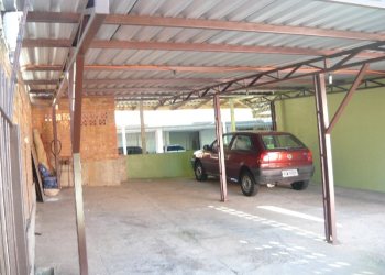Sobrado com 55m², 2 dormitórios, 1 vaga, no bairro Presidente Vargas em Caxias do Sul para Comprar