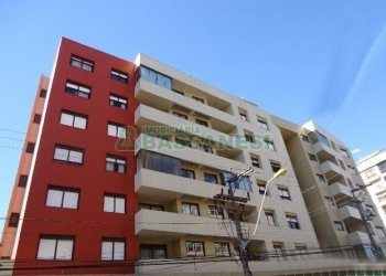 Apartamento com 76m², 2 dormitórios, 2 vagas, no bairro Centro em Caxias do Sul para Comprar