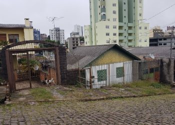 Casa, 3 dormitórios, 1 vaga, no bairro Universitário em Caxias do Sul para Comprar