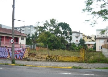 Terreno, no bairro Rio Branco em Caxias do Sul para Comprar