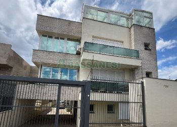 Sobrado com 232m², 3 dormitórios, 2 vagas, no bairro Colina Sorriso em Caxias do Sul para Comprar