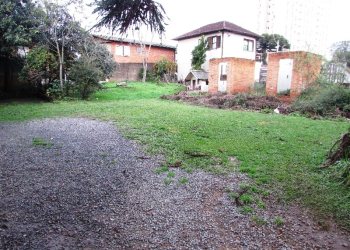 Casa com 150m², 4 dormitórios, 2 vagas, no bairro Lourdes em Caxias do Sul para Comprar